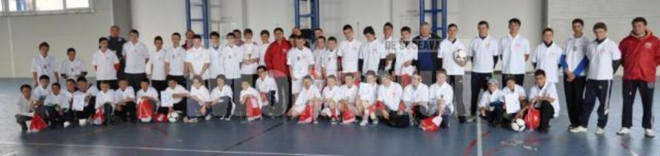 Peste 70 de copii s-au înfruntat la un turneu de fotbal la Păltinoasa