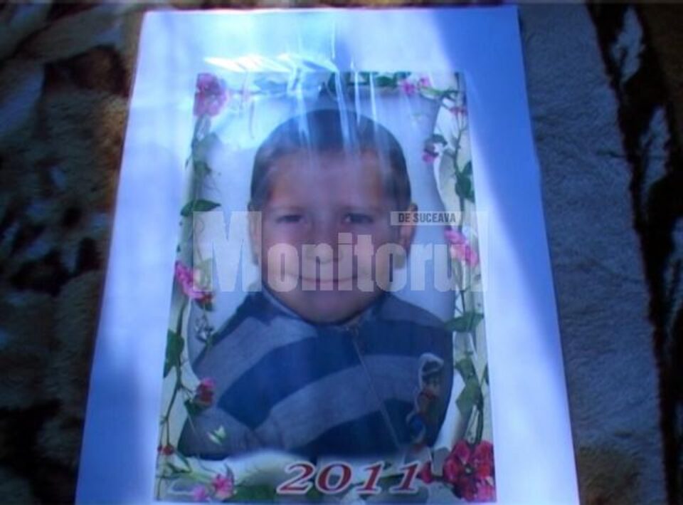 Sami, copilului de 6 ani, din satul Călinești Enache, sfâșiat de câini Sami, copilului de 6 ani, din satul Călinești Enache, sfâșiat de câini