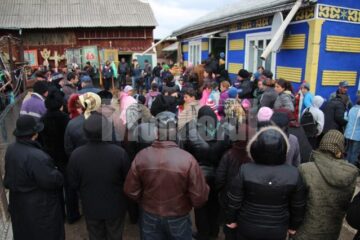 Comunitatea din Călinești a împărtășit durerea familiei Tcaciuc