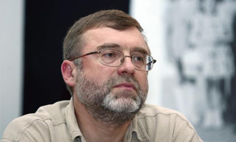 Matei Vișniec, originar din județul Suceava, va deveni cetățean de onoare al municipiului reședință de județ. Foto: Mediafax