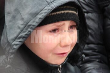 Durerea unui copil de opt ani, care și-a pierdut fratele mai mic