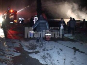 Incendiul devastator a mistuit în mare parte casă