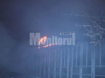 Incendiul devastator a mistuit în mare parte casă
