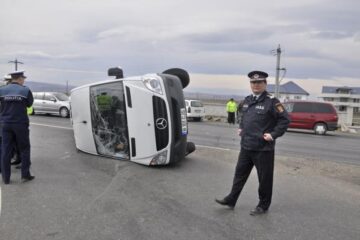 Microbuzul implicat în accident FOTO: OPINIA DE BUZAU