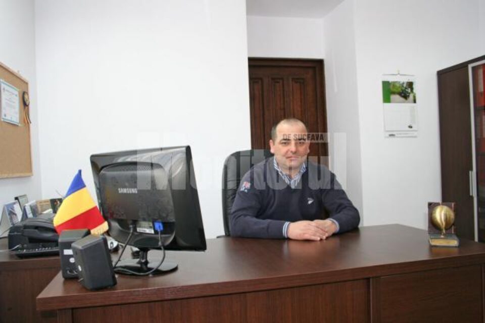 Dan Chidoveț: „Chiar de luni vom solicita sprijinul organelor silvice pentru a putea organiza acțiuni de vânătoare care să vizeze eliminarea câinilor fără stăpân” Dan Chidoveț: „Chiar de luni vom solicita sprijinul organelor silvice pentru a putea organiza acțiuni de vânătoare care să vizeze eliminarea câinilor fără stăpân”