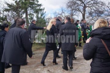 La înmormântare a participat o întreagă pleiadă de personalități