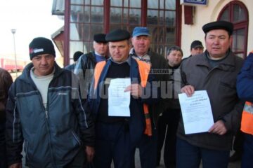 Circulația trenurilor, blocată după greva acarilor de la Dornești