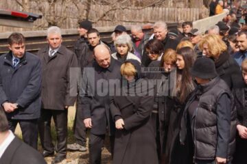 Soacra președintelui Traian Băsescu, înmormântată ieri, în prezența a circa o mie de oameni