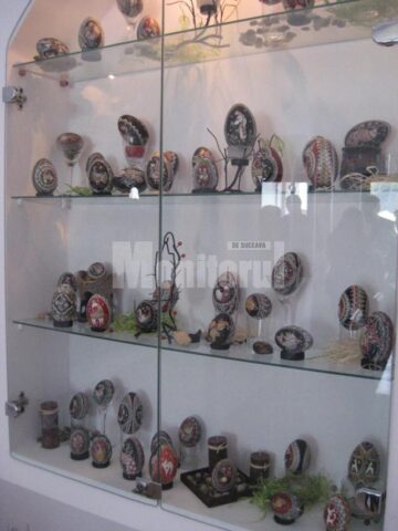 Ouă încondeiate de Lucia Condrea, expuse la Bruxelles