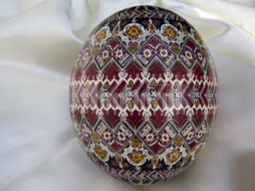 Exponate unice, realizate de încondeietoarea Lucia Condrea