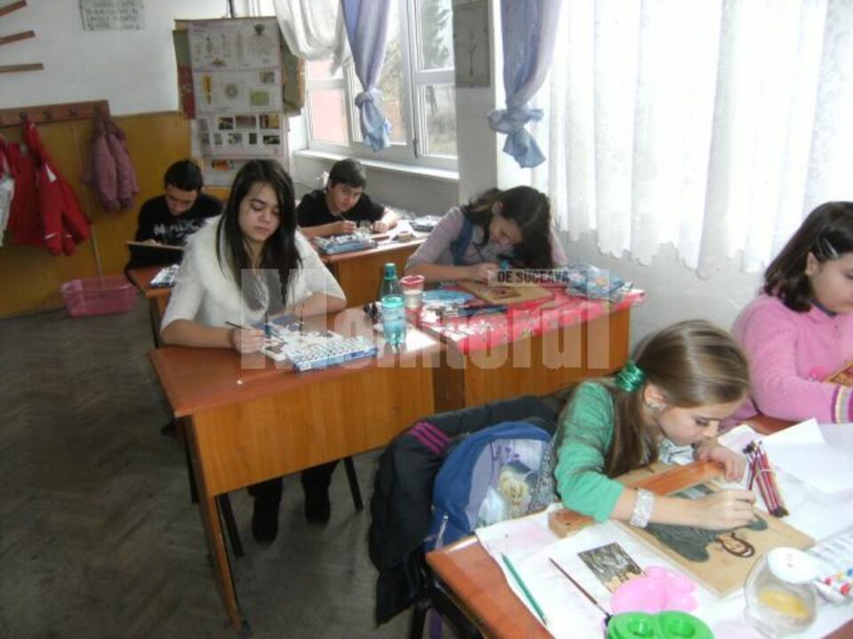 Copiii pasionați de pictura bizantină vor expune la Iulius Mall