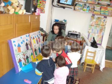 Copiii de la Grădinița „Licurici”, în vizită la primărie și poliție