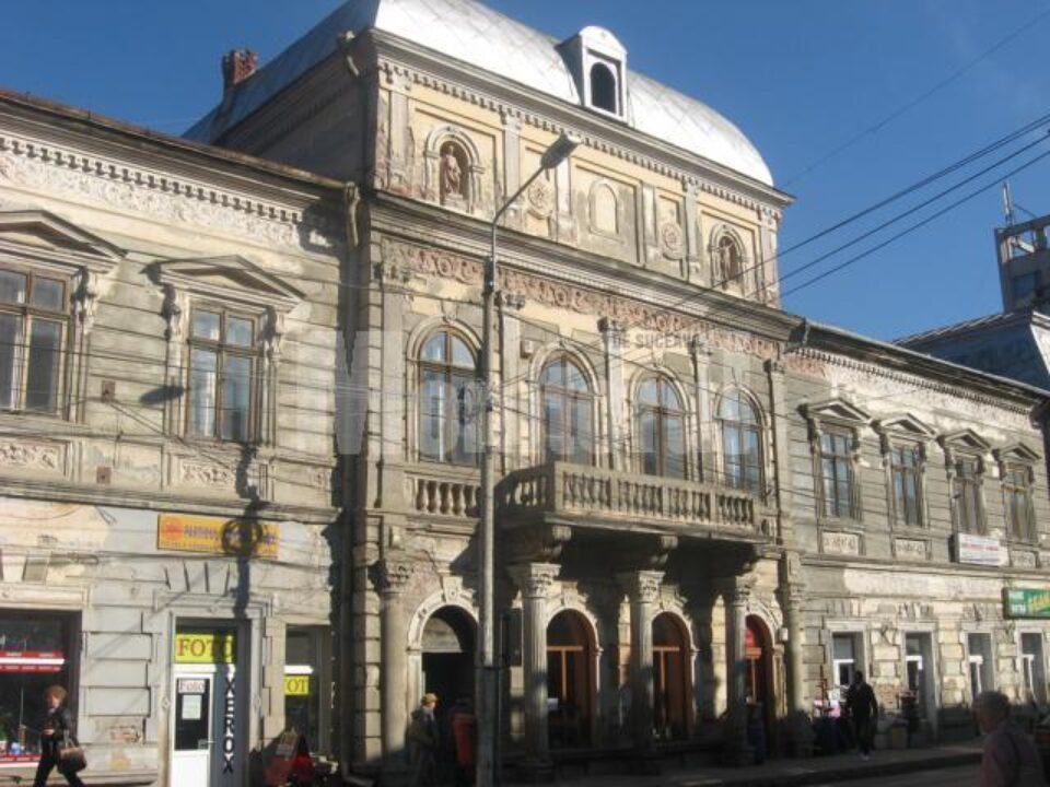 Fosta clădire a primăriei din Câmpulung va fi reabilitată