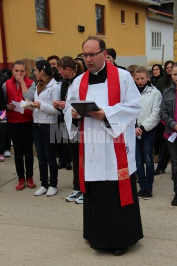 Calea Crucii, refăcută la Solonețu Nou de zeci de credincioși