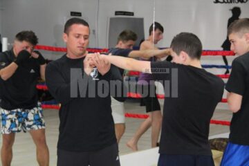 Antrenorul Nicolae Moroșan este ajutat la antrenamente de foști sau actuali sportivi