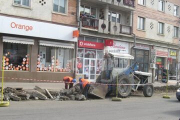 Lucrări pentru amenajarea alveolelor de parcare în centrul Sucevei