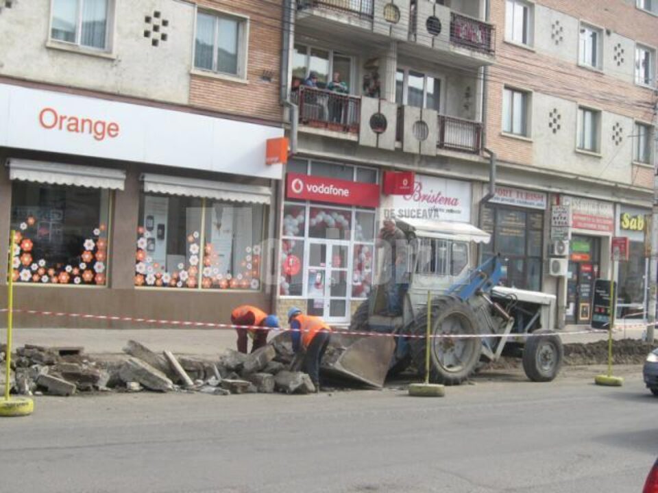 Lucrări pentru amenajarea alveolelor de parcare în centrul Sucevei
