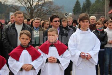Calea Crucii, refăcută la Solonețu Nou de zeci de credincioși
