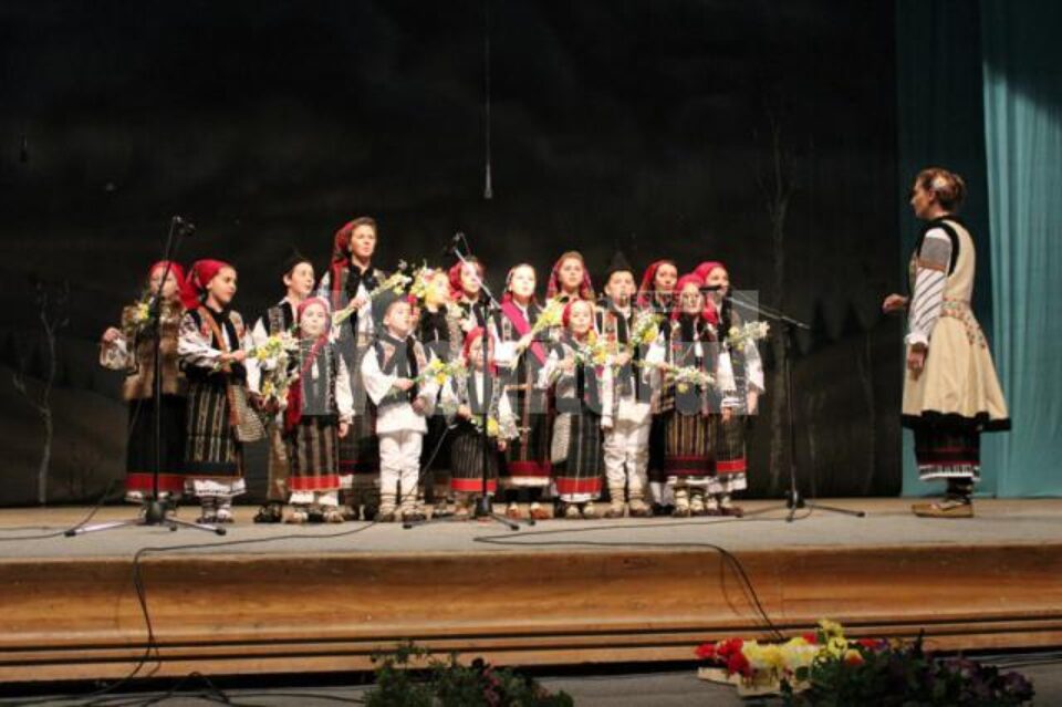 Concertul „Postul Mare – Cântări și versuri”, pe scena Casei de Cultură