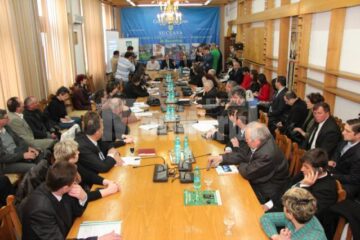 Contractele de finanțare au fost semnate ieri, la sediul CJ, de primarii localităților beneficiare