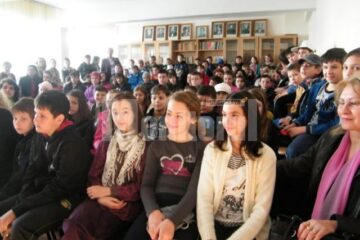 În concurs s-au înscris 93 de elevi, din 15 școli, din județele Suceava, Botoșani și Neamț
