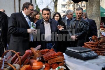 Stelian Fuia a apreciat calitatea produselor tradiționale bucovinene
