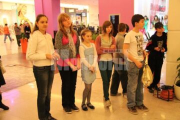 „Fereastră spre cer”, expoziție de icoane realizate de copiii de la Cercul „Bizantin Art”