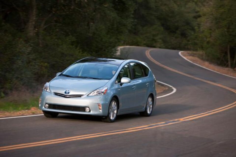 Toyota Prius V, primul minivan hibrid din lume