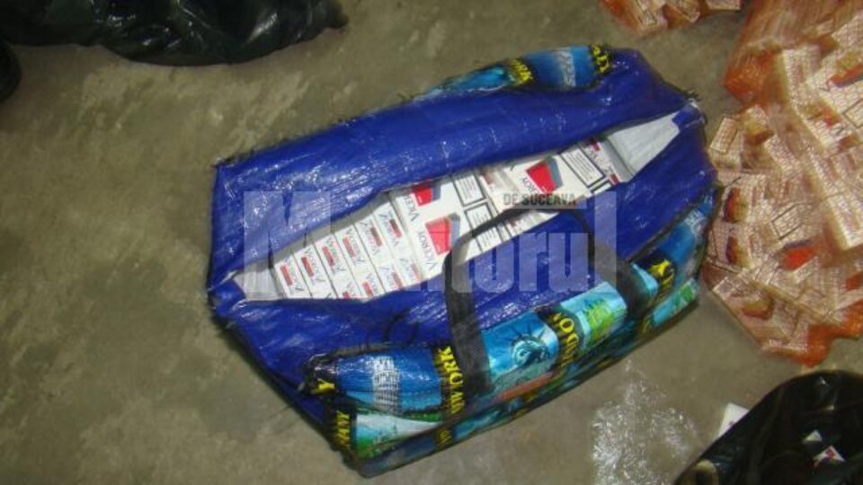 Țigări ascunse în pungi de semințe și pufuleți