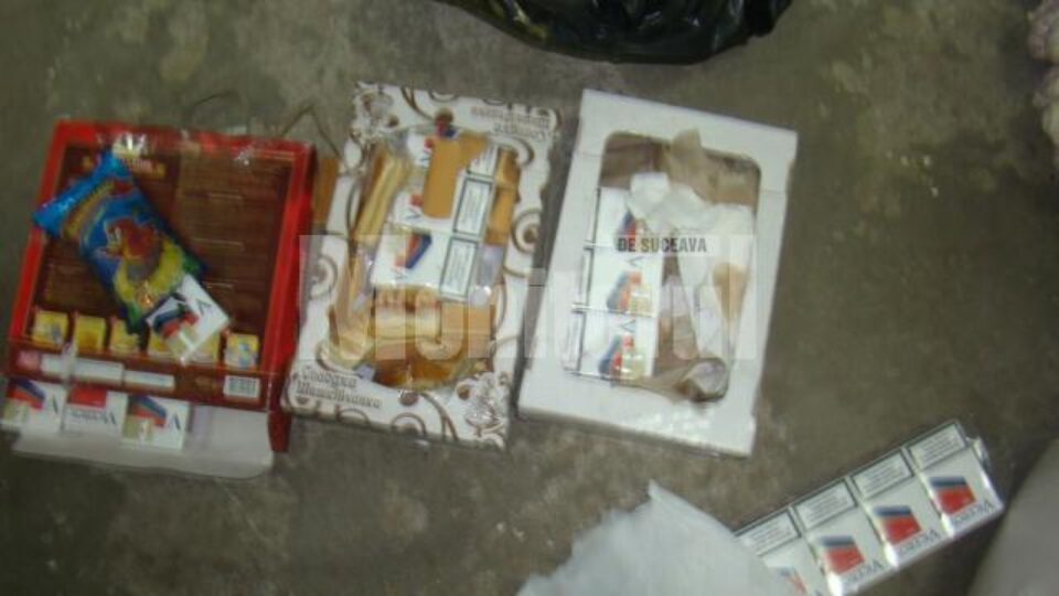 Țigări ascunse în pungi de semințe și pufuleți