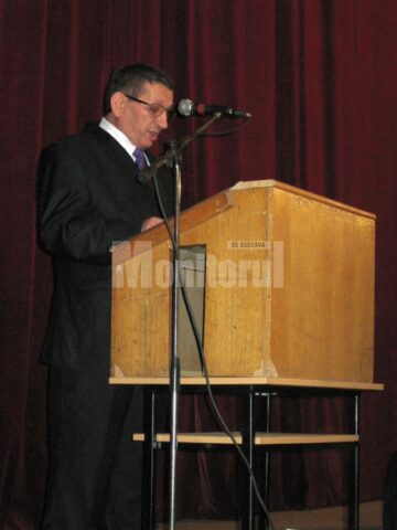 Virgil Pohoață, președintele Partidei Romilor Suceava adresând salutul de bun venit participanților