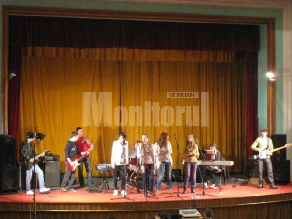 La concurs au participat soliști și formații de muzică ușoară din Rădăuți, Gura Humorului, Câmpulung, Vatra Dornei, Vama