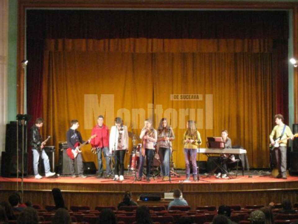 La concurs au participat soliști și formații de muzică ușoară din Rădăuți, Gura Humorului, Câmpulung, Vatra Dornei, Vama La concurs au participat soliști și formații de muzică ușoară din Rădăuți, Gura Humorului, Câmpulung, Vatra Dornei, Vama