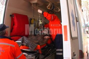Patru persoane au suferit arsuri pe mâini și față după ce cazanul în care făceau țuică a explodat
