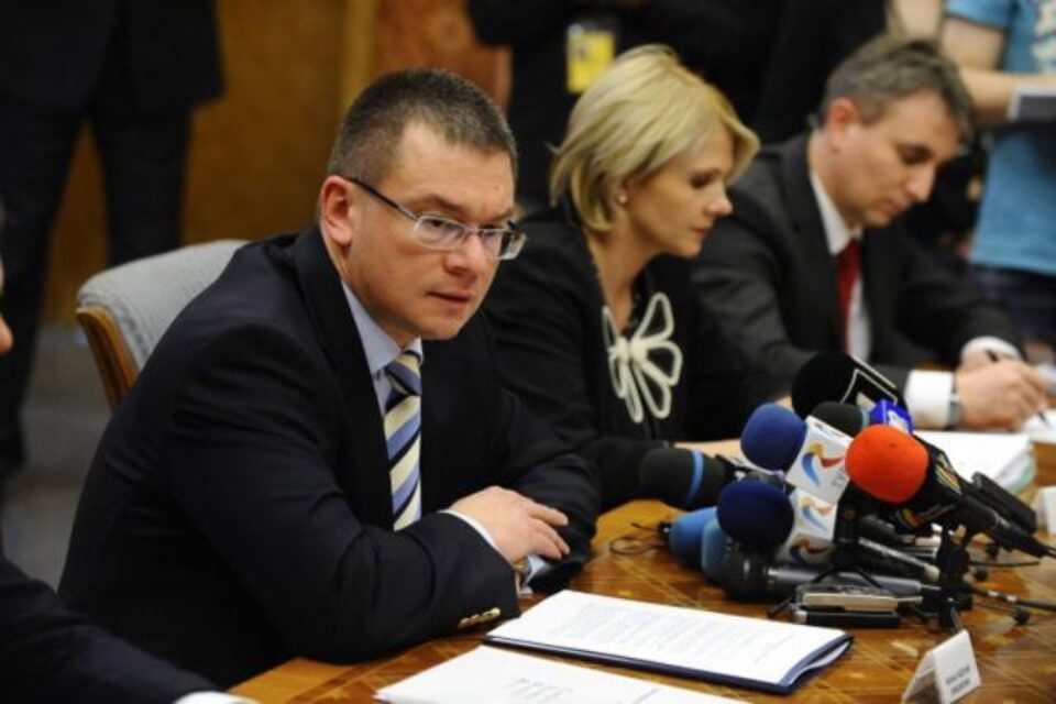 Premierul Ungureanu a avut ieri discuții, la sediul Guvernului, cu liderii confederațiilor sindicale