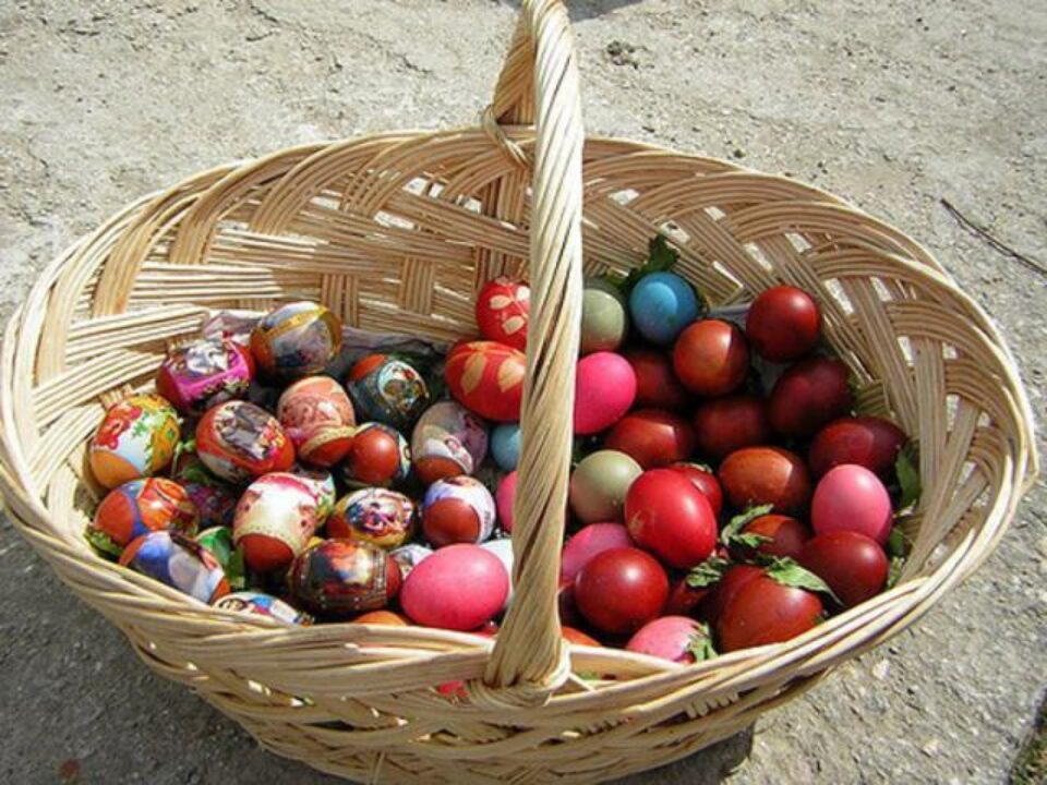 Obiceiurile de Paști, între mâncăruri tradiționale, înnoirea hainelor și forme de curtare