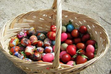 Obiceiurile de Paști, între mâncăruri tradiționale, înnoirea hainelor și forme de curtare