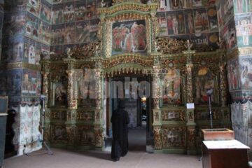 Iconostasul a fost restaurat