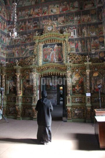 Iconostasul a fost restaurat