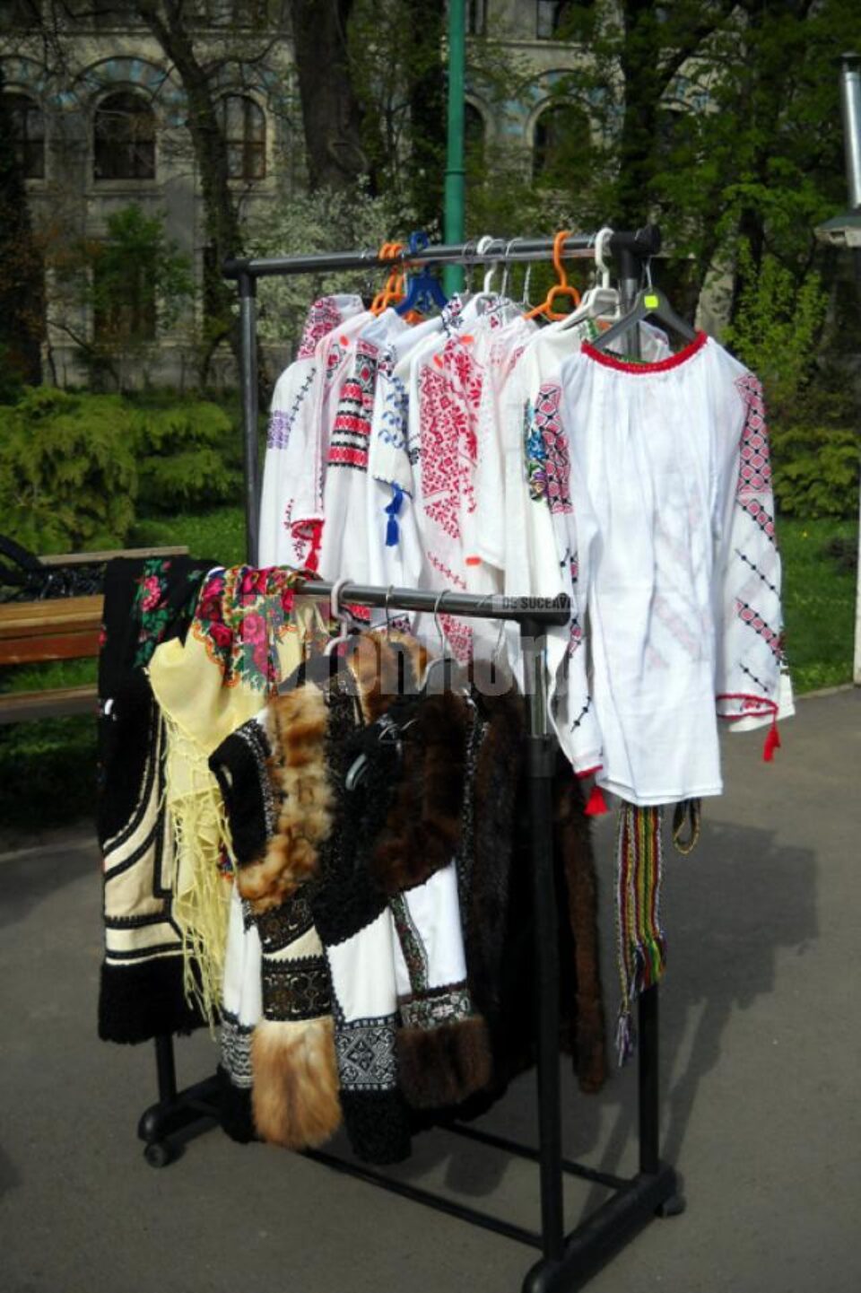 Sucevenii își prezintă tradițiile la București