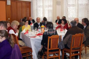 Ceremonialul „împărțirii cu oul sfințit”
