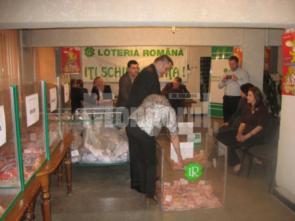 Au fost extrași 46 de câștigători pentru fiecare județ, plus trei mari premii, de cate 10.000 de lei