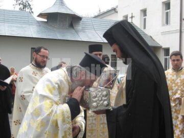 Primirea raclei cu Moaștele Sf. Spiridon aduse din Grecia