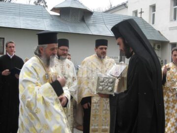 Primirea raclei cu Moaștele Sf. Spiridon aduse din Grecia