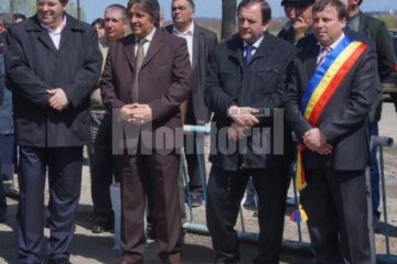 Primarul orasului Liteni,Tomita Onisii, presedintele CJ Suceava, Gheorghe Flutur, primarul Falticeniului, Vasile Tofan și Corneliu Popovici vicepresedinte al PD-L Suceava