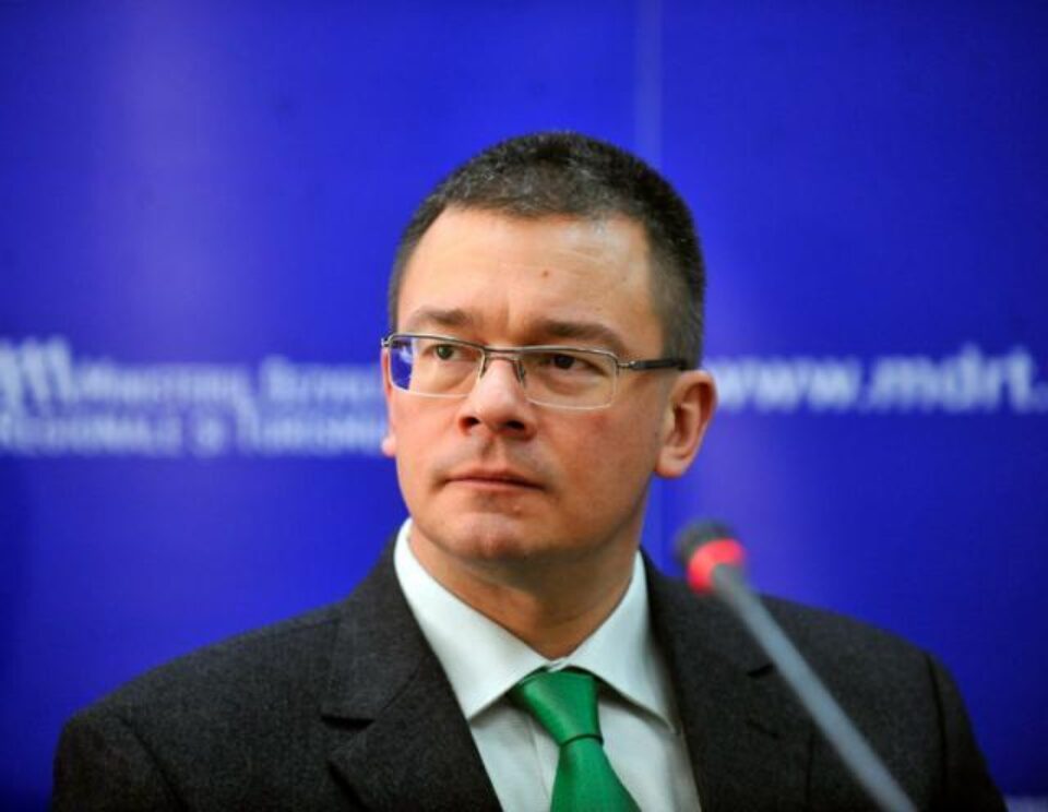 Mihai Răzvan Ungureanu: "Am discutat deja despre acest subiect în Guvern și aceasta este intenția noastră" Mihai Răzvan Ungureanu: "Am discutat deja despre acest subiect în Guvern și aceasta este intenția noastră"