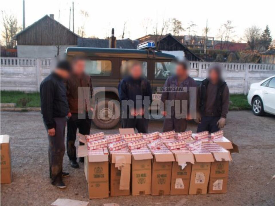 Cei cinci bărbați, care sunt cercetați pentru săvârșirea infracțiunii de contrabandă în formă agravantă, au fost reținuți pentru 24 de ore pe baza de ordonanță