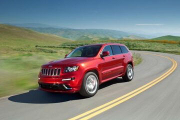 Jeep Grand Cherokee are o versiune sport SRT8