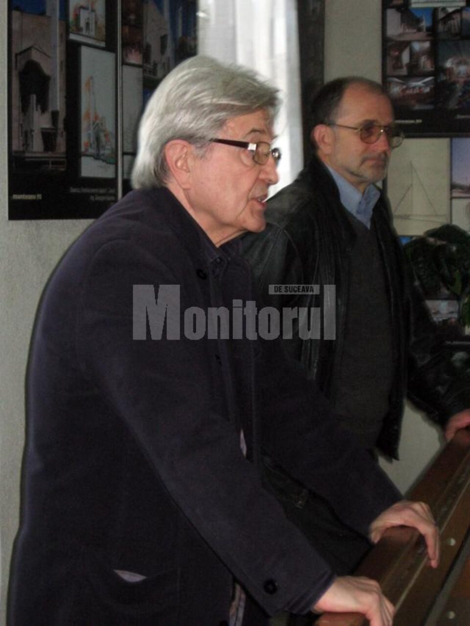 Arh. Nicolae Munteanu prezentând expoziția