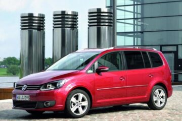 Volkswagen Touran, compact și flexibil